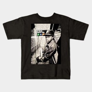 Ice cube old pose Kids T-Shirt